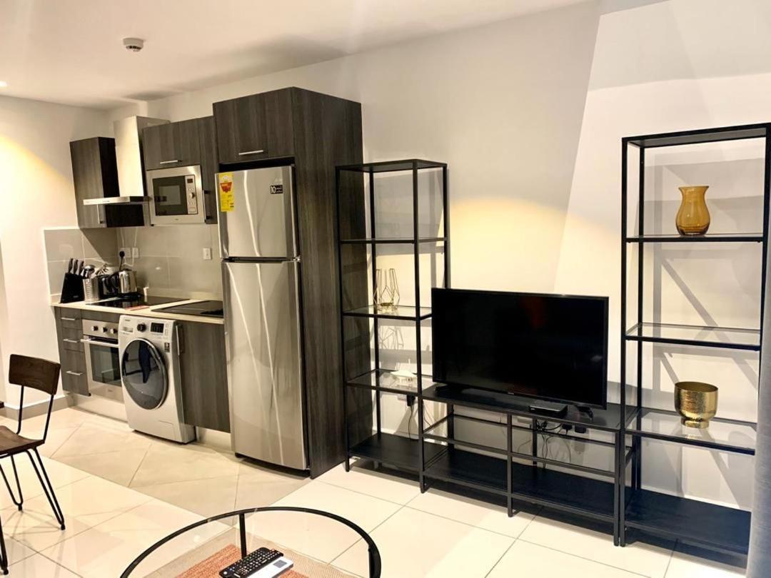 One Bedroom Apartment At A Embassy Gardens Cantonments Accra Bagian luar foto