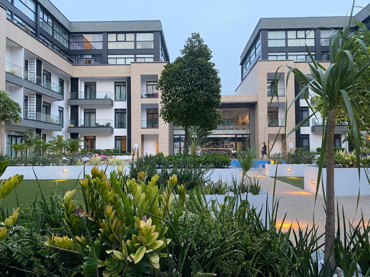 One Bedroom Apartment At A Embassy Gardens Cantonments Accra Bagian luar foto